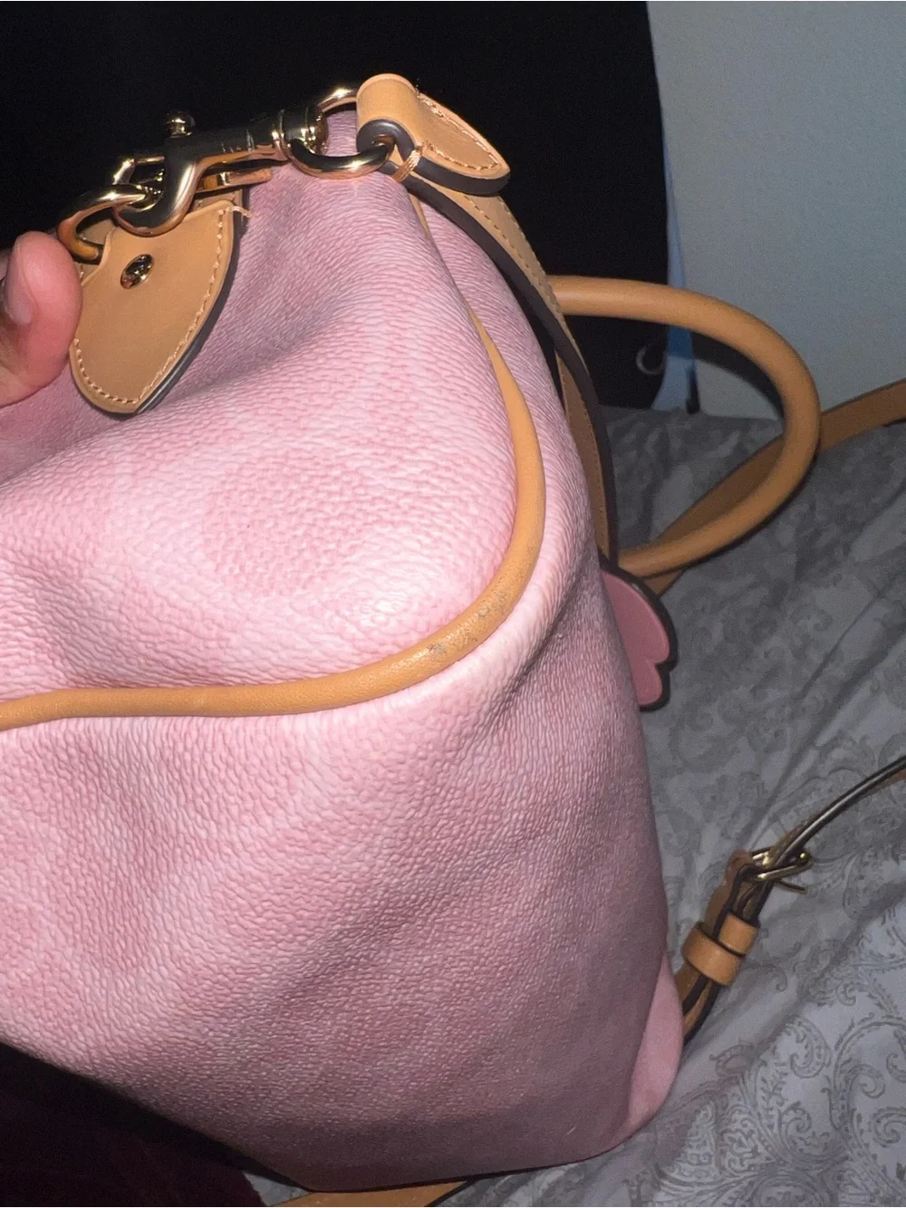 Used 100% Authentic Viral Powder Pink Medium Rowan bag